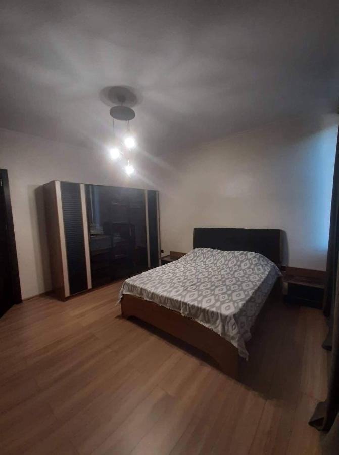 Jorji Bed & Breakfast Gori Bagian luar foto