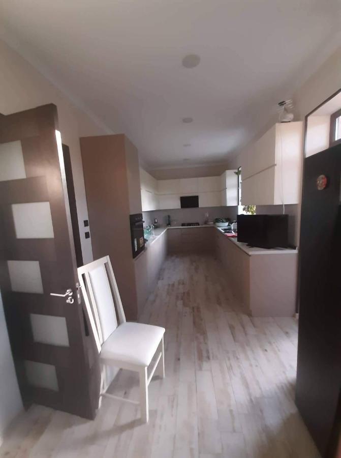 Jorji Bed & Breakfast Gori Bagian luar foto