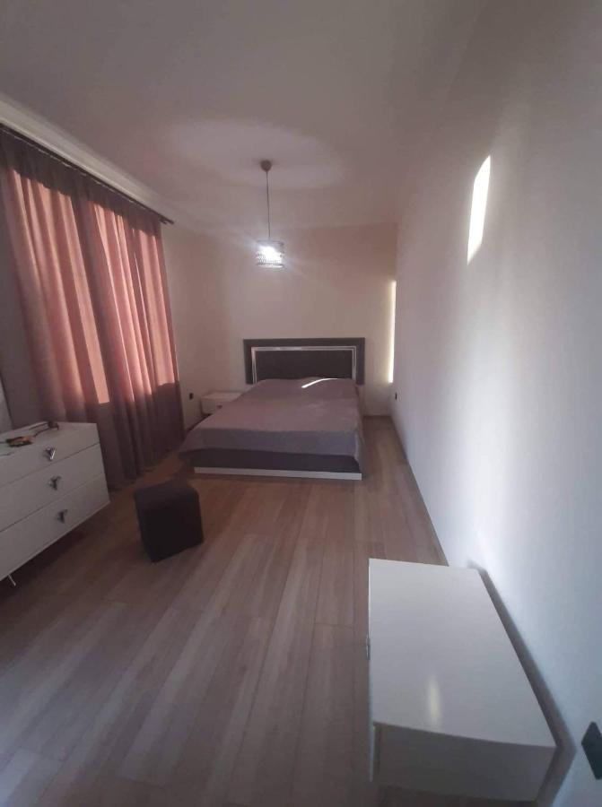Jorji Bed & Breakfast Gori Bagian luar foto